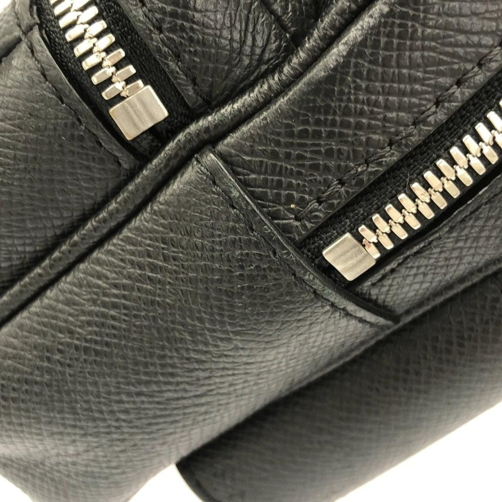 Louis Vuitton Taiga Llama Bum Bag Outdoor — view 5