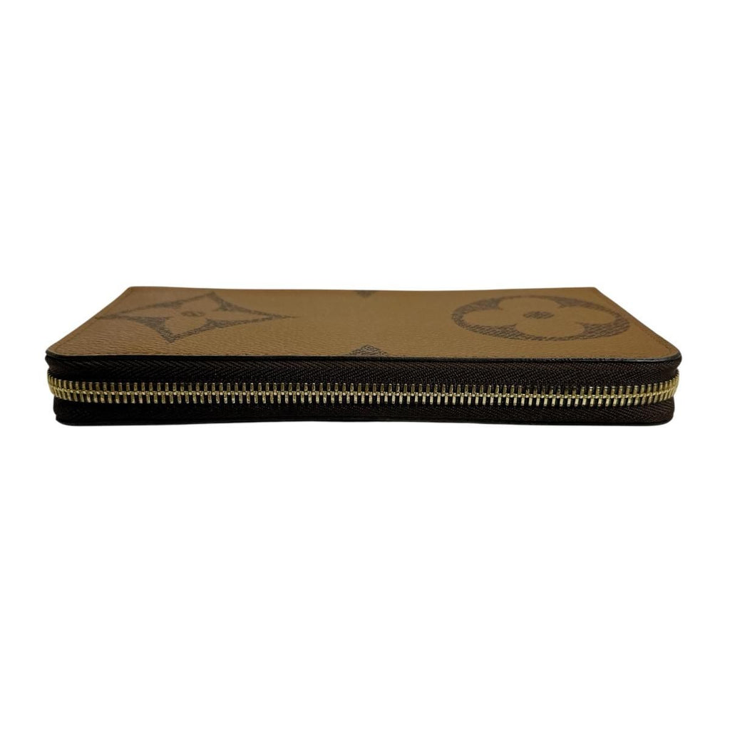Louis Vuitton Monogram Giant Long Wallet Zippy — view 3