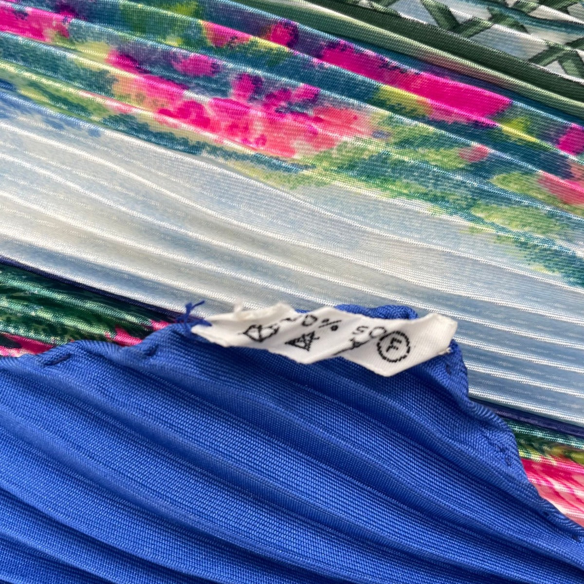 Hermes Scarf Pleated Vernis Giverny Monet's Garden Silk Blue — view 5