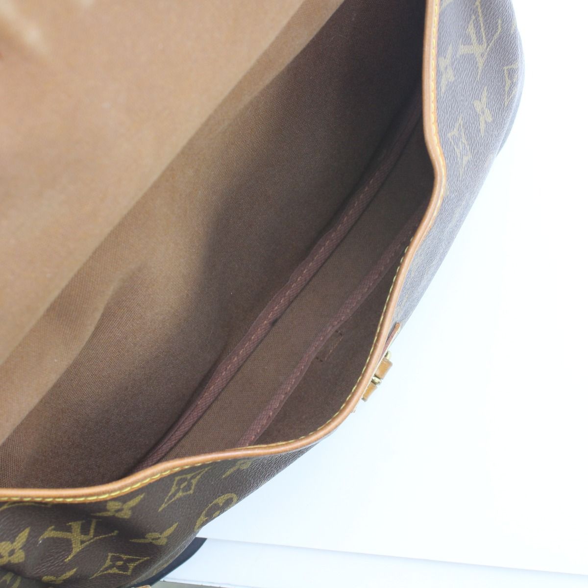 Louis Vuitton Monogram Saumur 30 Shoulder Bag — view 9