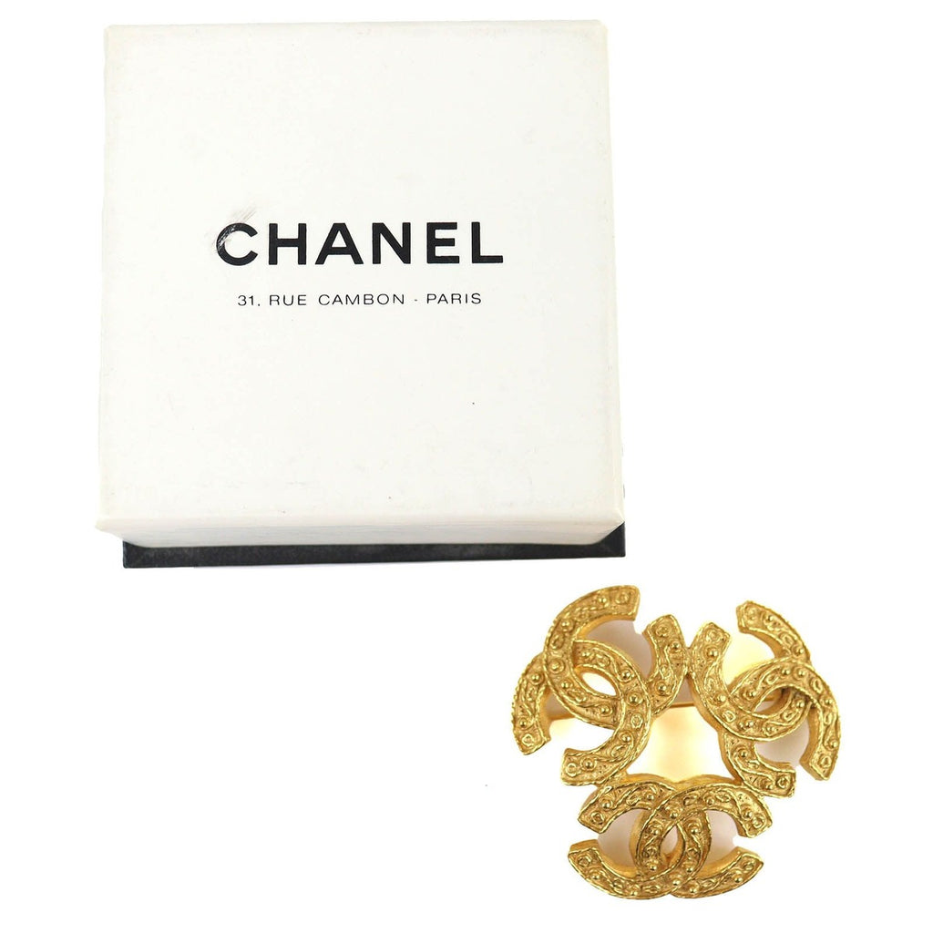 Chanel Vintage Triple CC Logo Brooch Large Gold — view 2