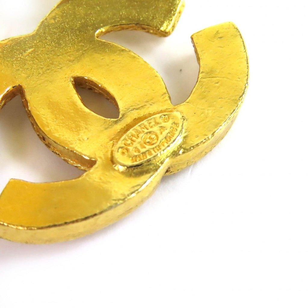 Chanel Vintage Triple CC Logo Brooch Large Gold — view 6