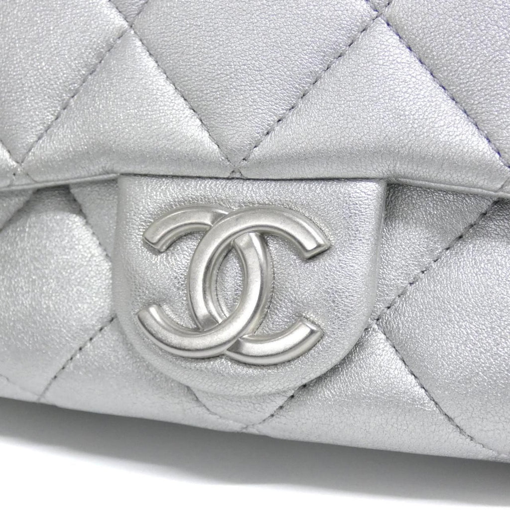 Chanel Shoulder Bag Silver — view 4