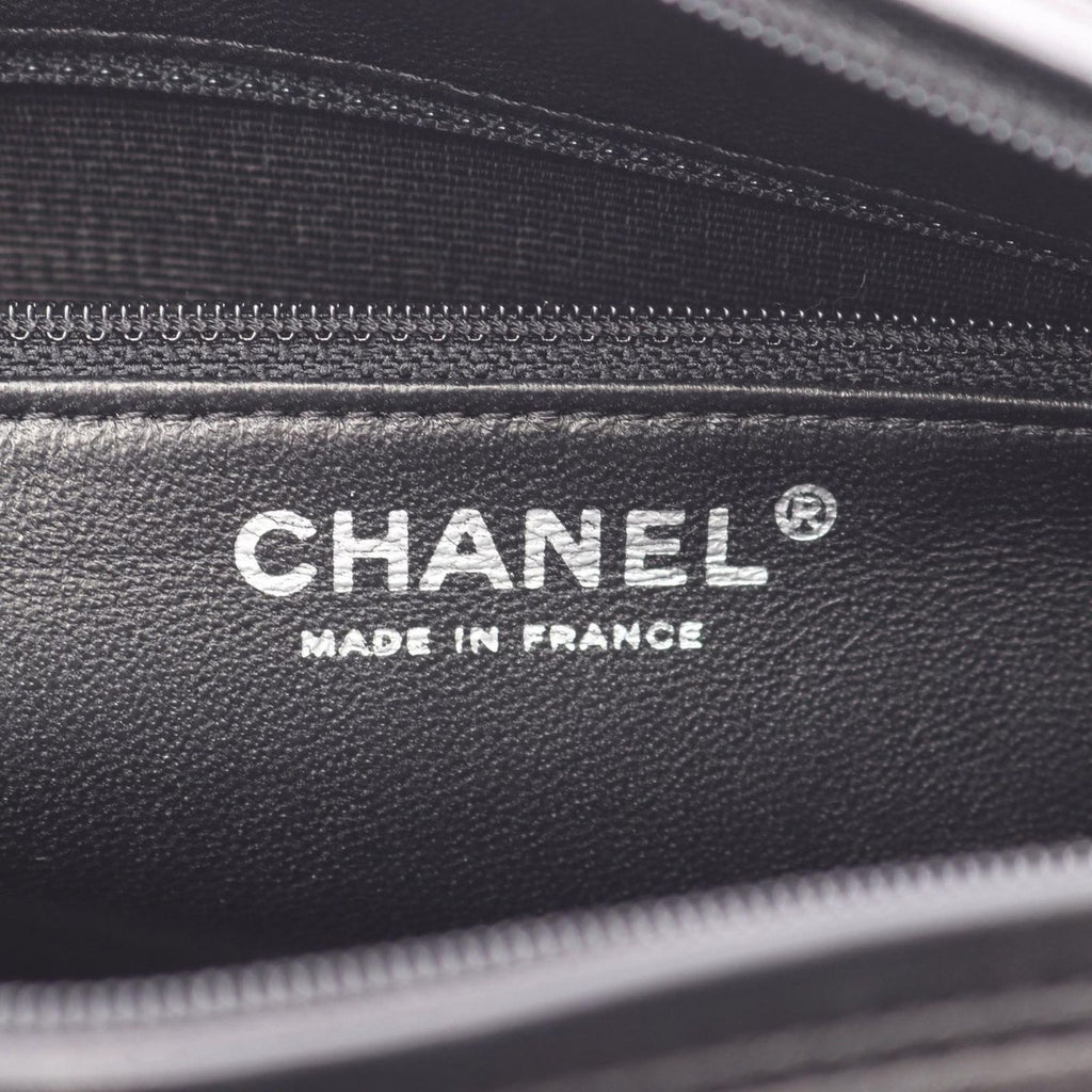 Chanel Shoulder Bag Quilted Black Lambskin — view 4
