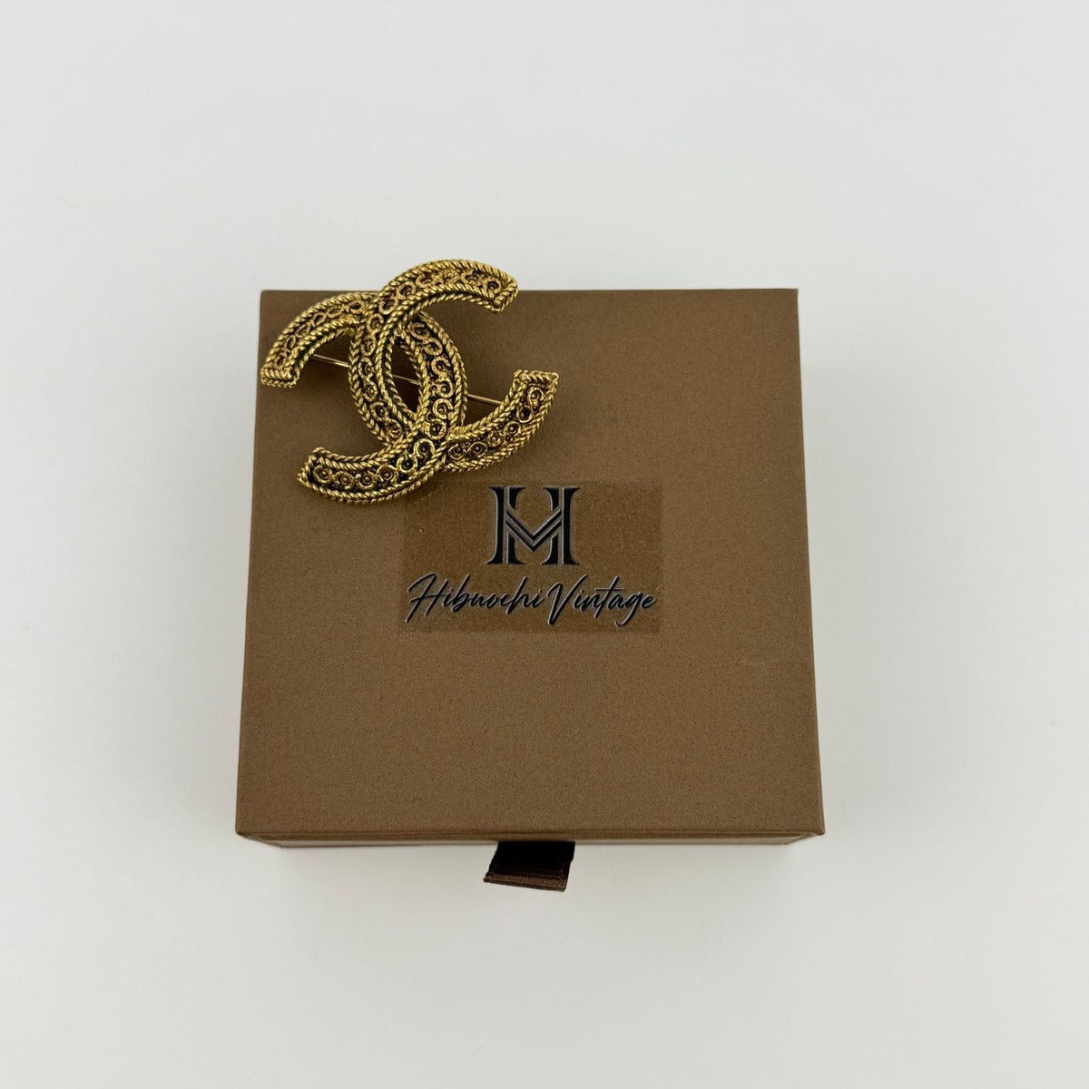 Chanel CC Logo Brooch Gold Vintage
