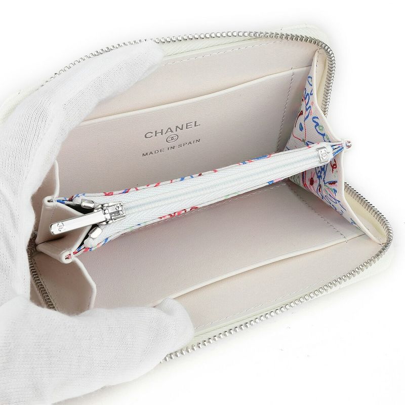 Chanel Coin Case White — view 5