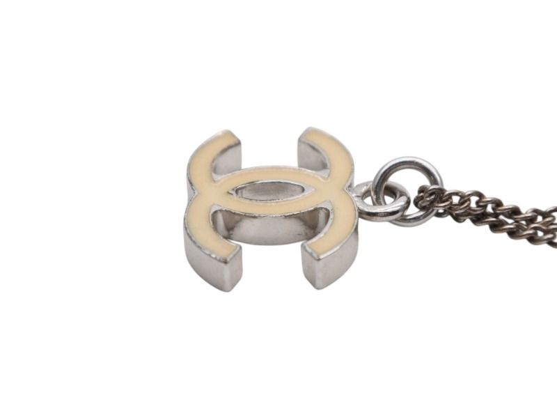 Chanel CC Logo Necklace 07 47 Ivory Silver Metal — view 5