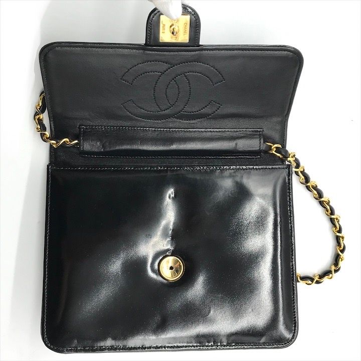 Chanel CC Logo Patent Push Lock Chain Shoulder Bag Black Purse — view 7