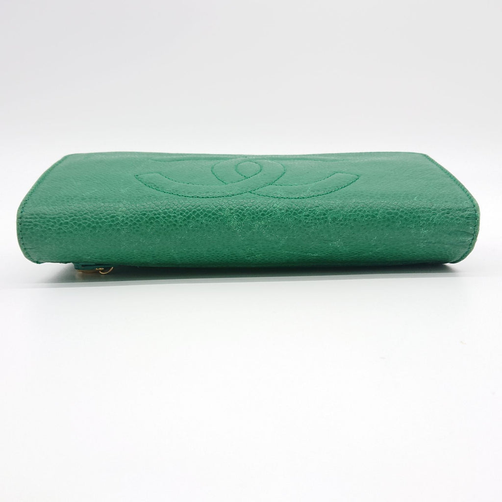 Chanel Pouch Caviar Leather Green CC Logo — view 6