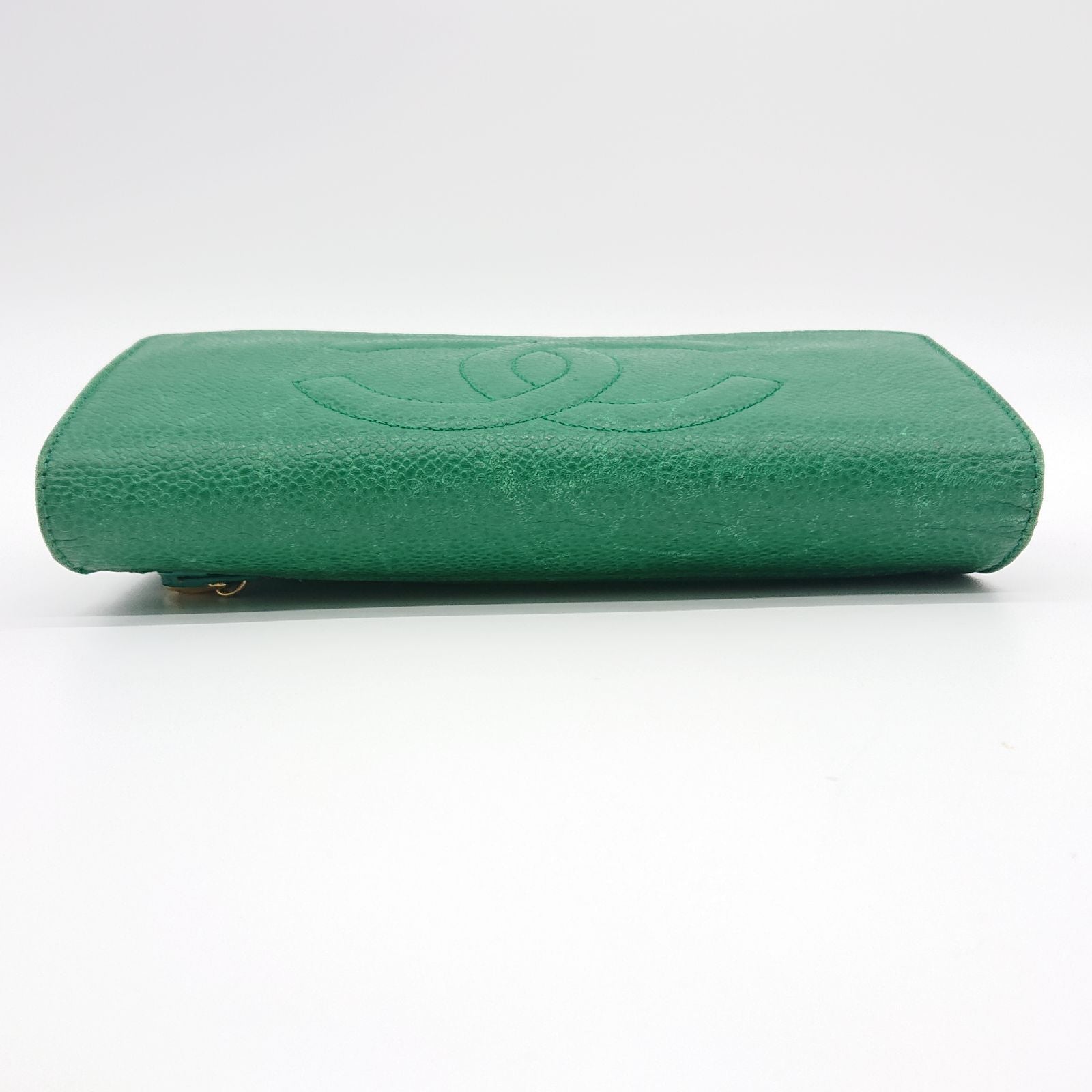 Chanel Pouch Caviar Leather Green CC Logo — view 6