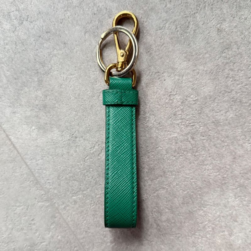 Prada Triangle Logo Plate Key Ring Holder Saffiano Leather 1 Pp142 Green — view 4