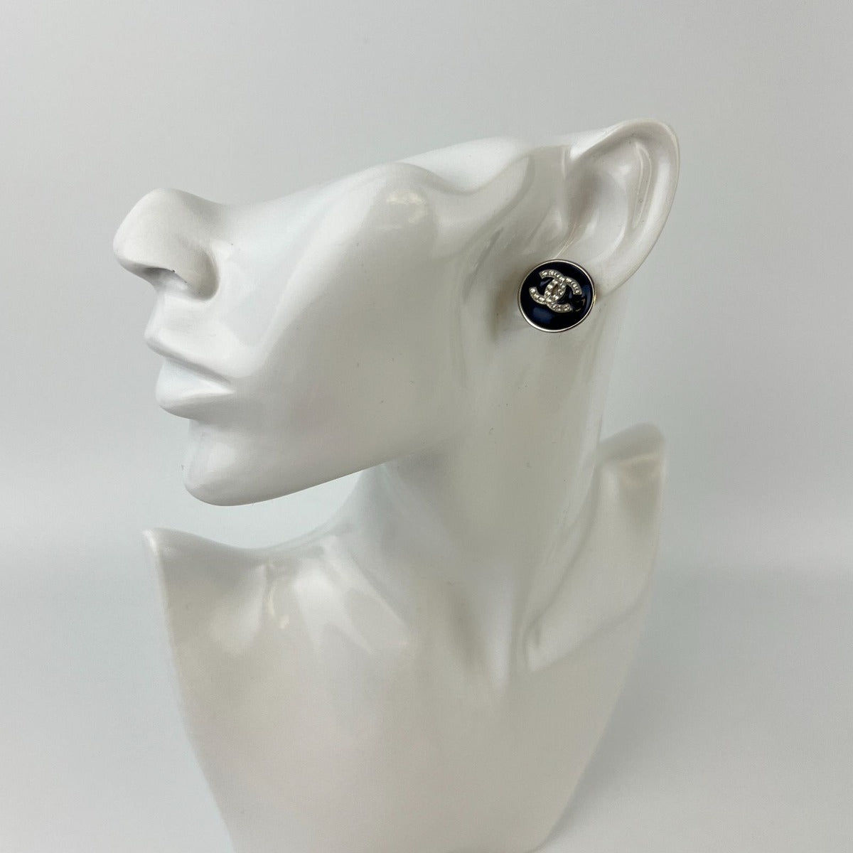 Chanel CC Logo Earrings Navy Silver Vintage — view 3