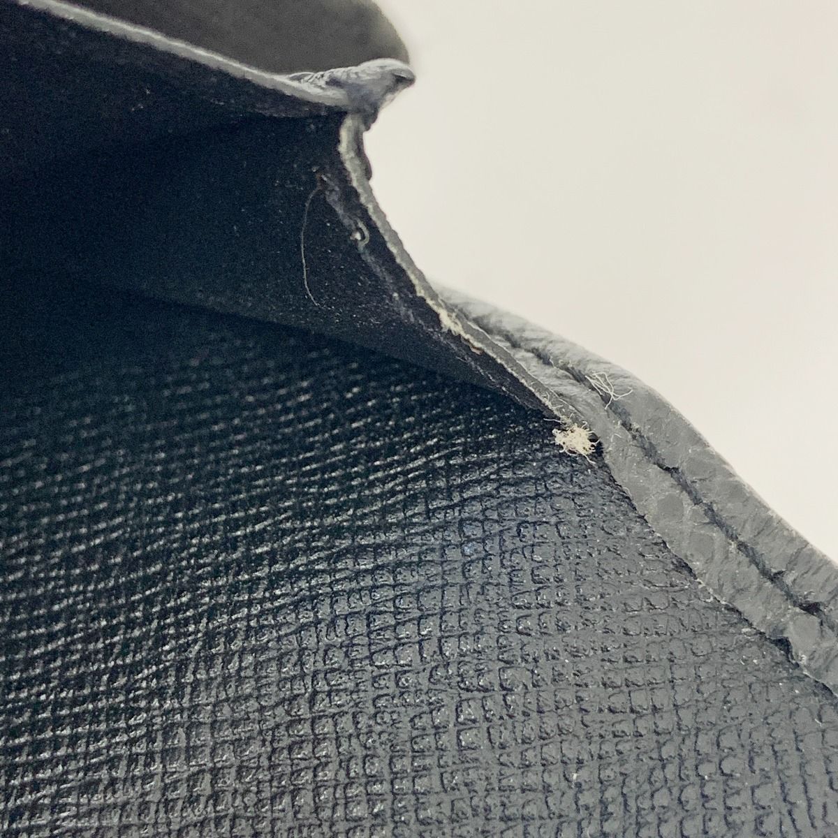 Louis Vuitton Taiga Card Holder Credit Bifold Long Wallet Black — view 9