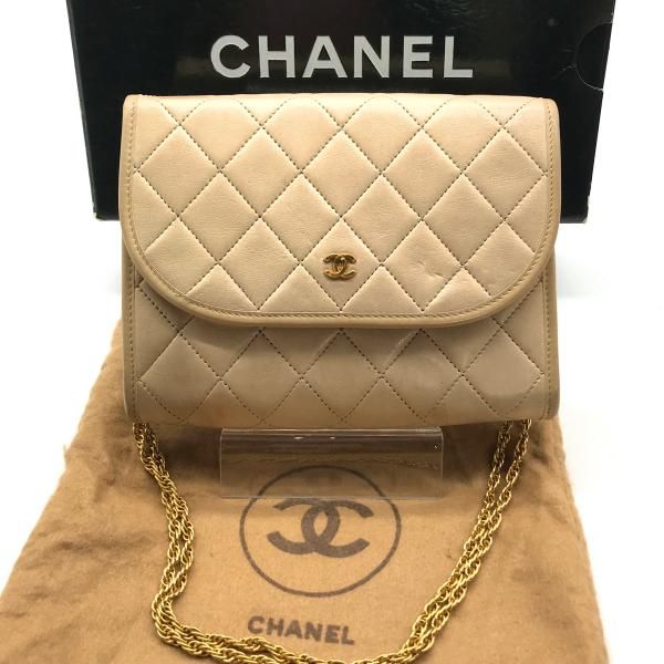Chanel CC Logo Mini Quilted Push Lock Chain Shoulder Bag Beige — view 2