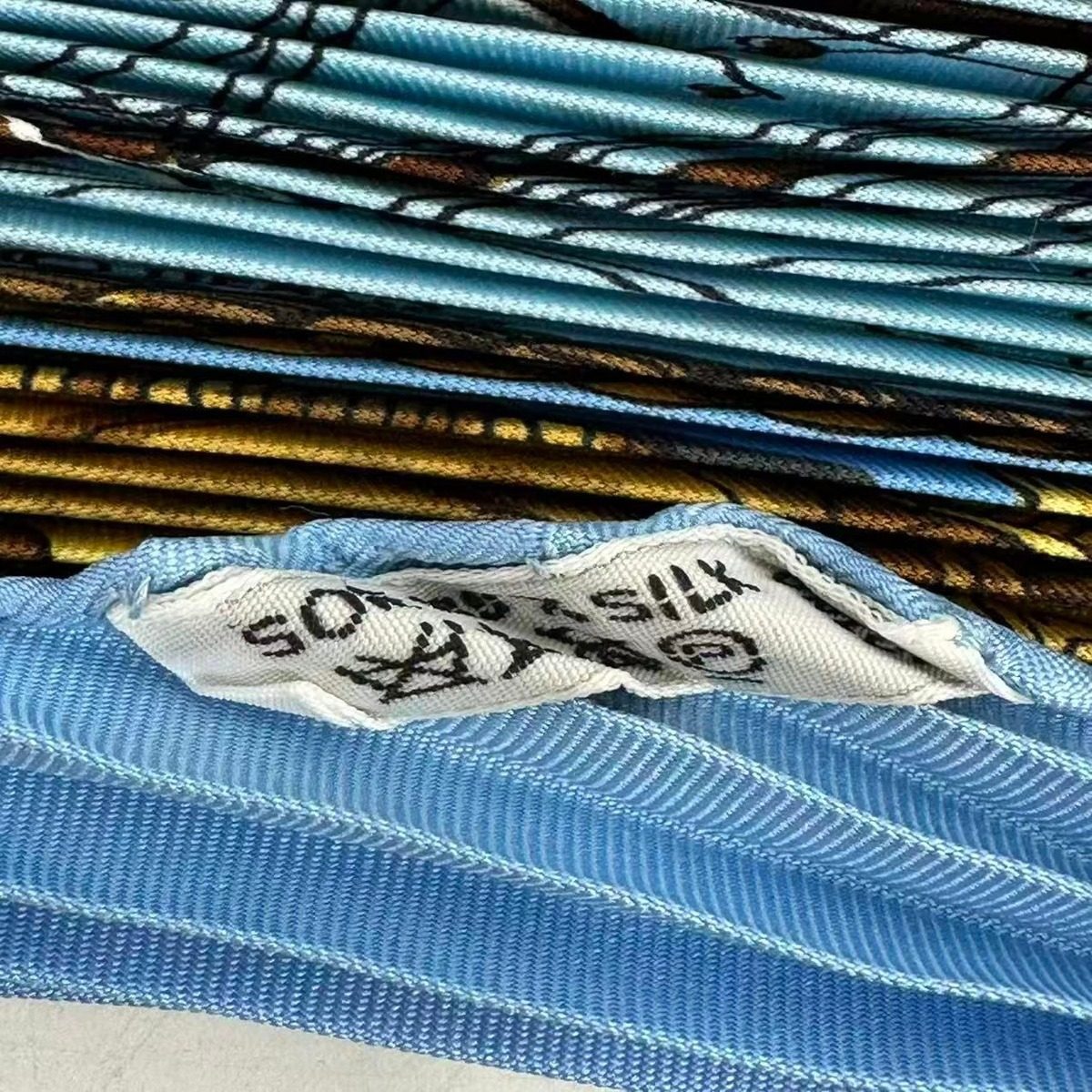 Hermes Scarf Silk Pleated Marine ET Cavalerie Sea and Cavalry Blue — view 6