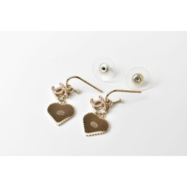 Chanel Swing Earrings CC Mark Heart Motif Pink — view 4