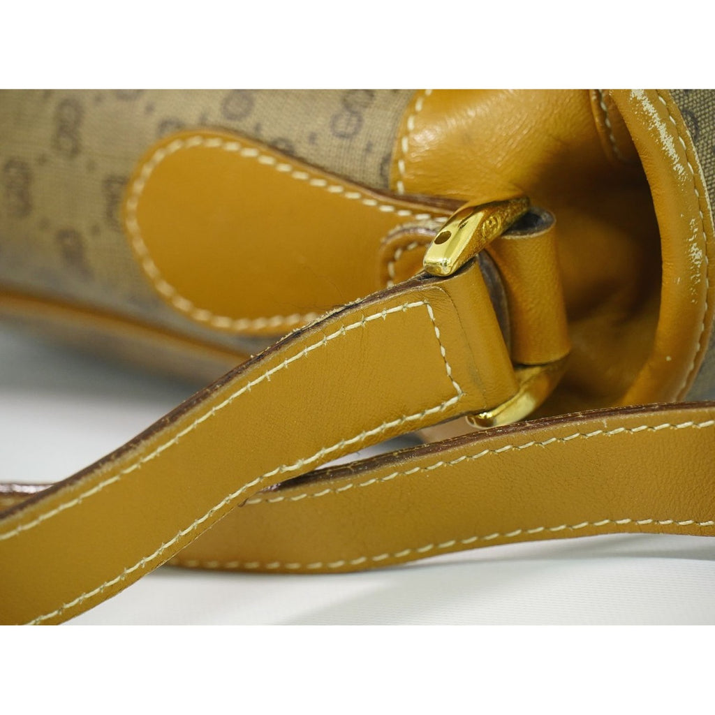 Gucci Micro GG Shoulder Bag Pochette Brown — view 6