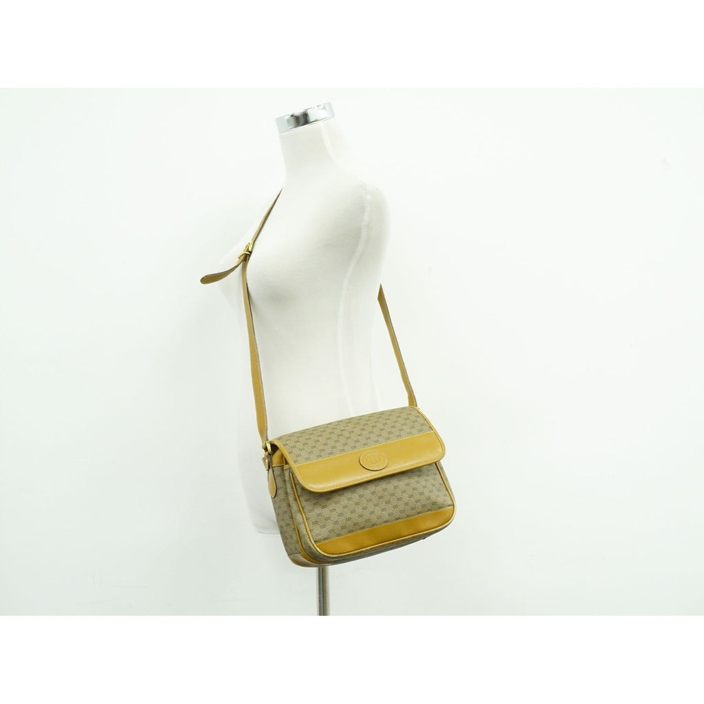 Gucci Micro GG Shoulder Bag Pochette Brown — view 7