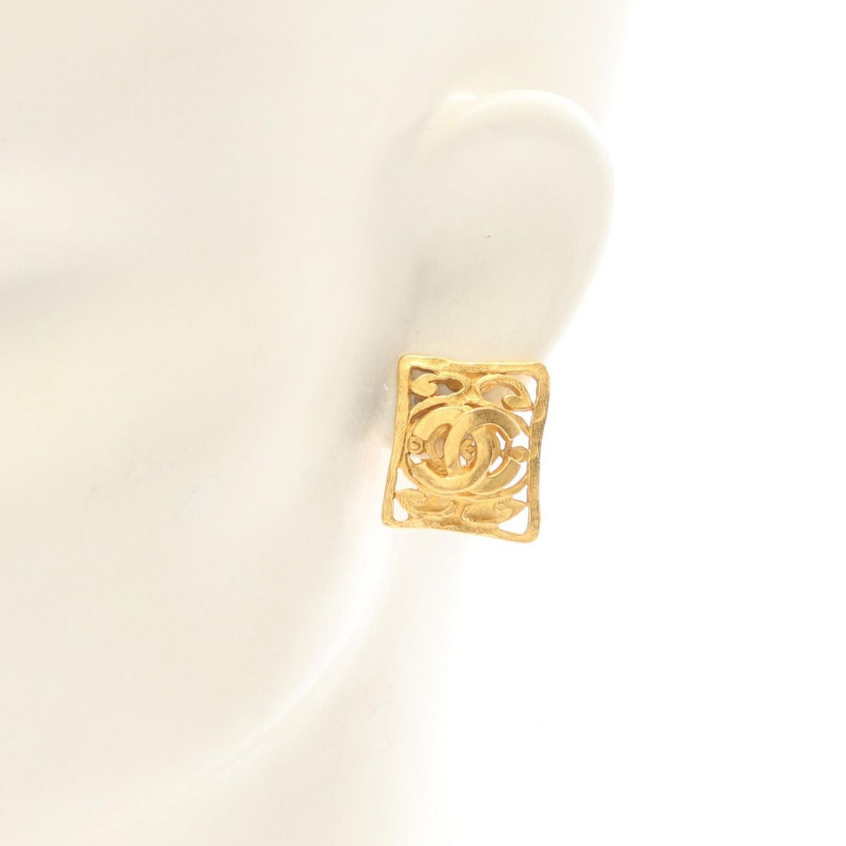 Chanel Earrings CC Logo — view 4