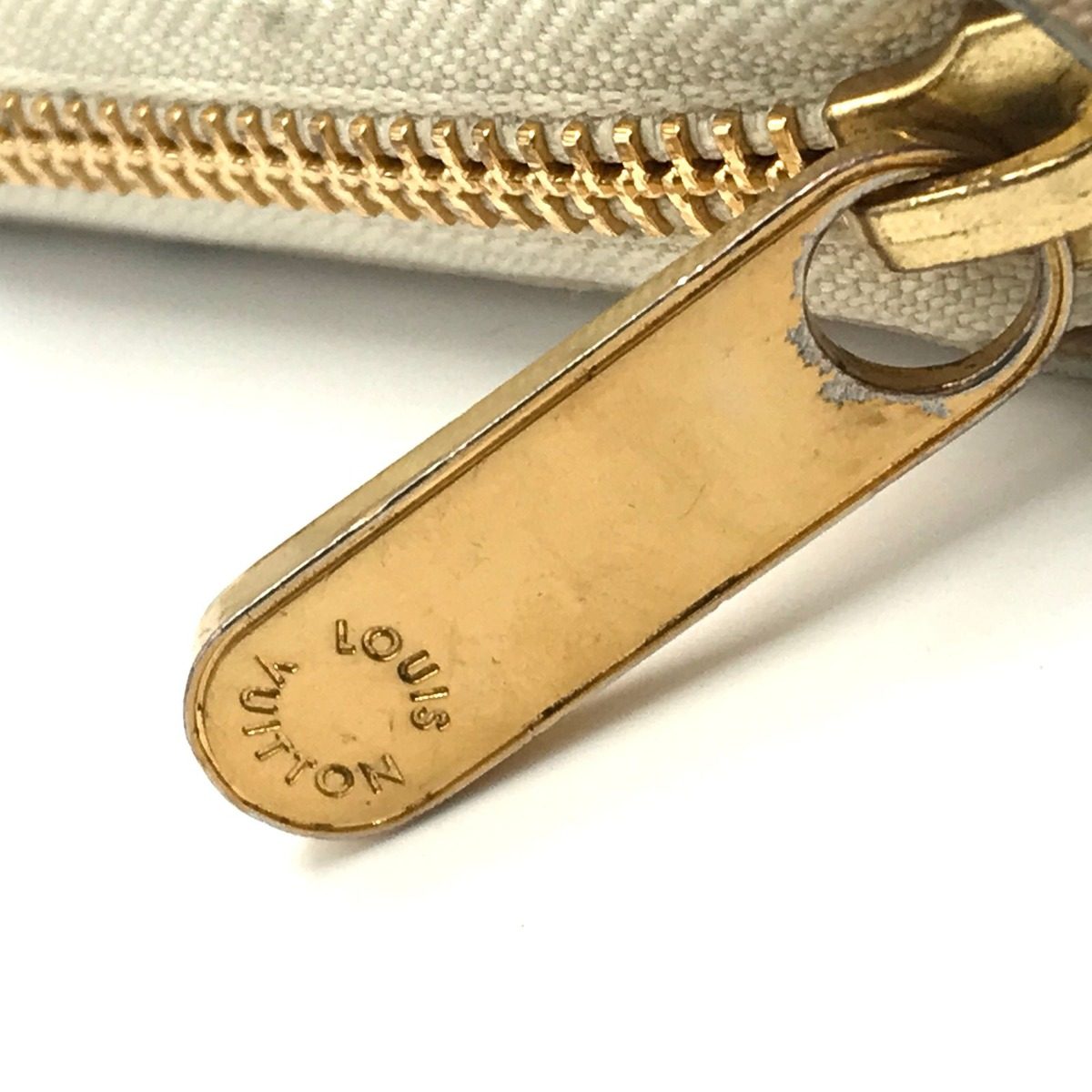 Louis Vuitton Monogram Wild at Heart Zippy Wallet Beige Animal — view 9