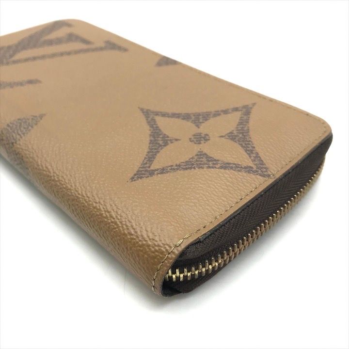 Louis Vuitton Monogram Giant Reverse Zippy Wallet — view 4