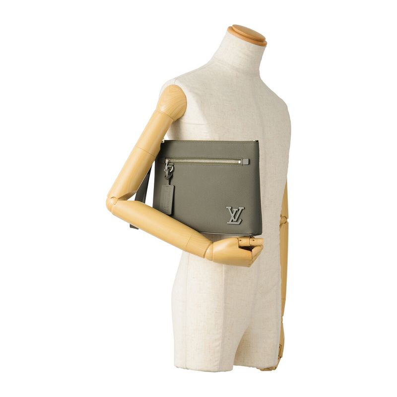 Louis Vuitton Pouch Take Off Khaki — view 6