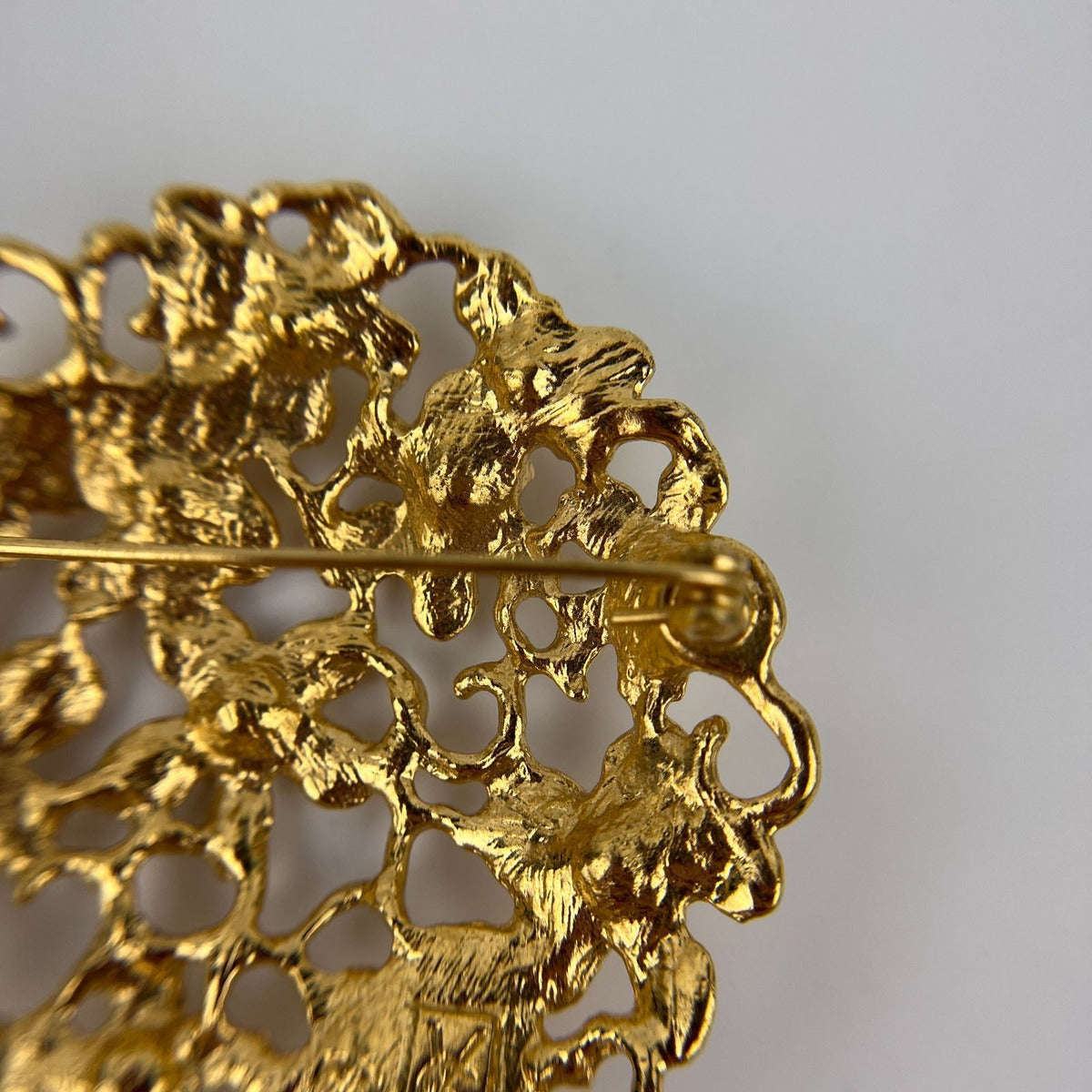 Saint Laurent Yves Brooch Gold Vintage — view 8