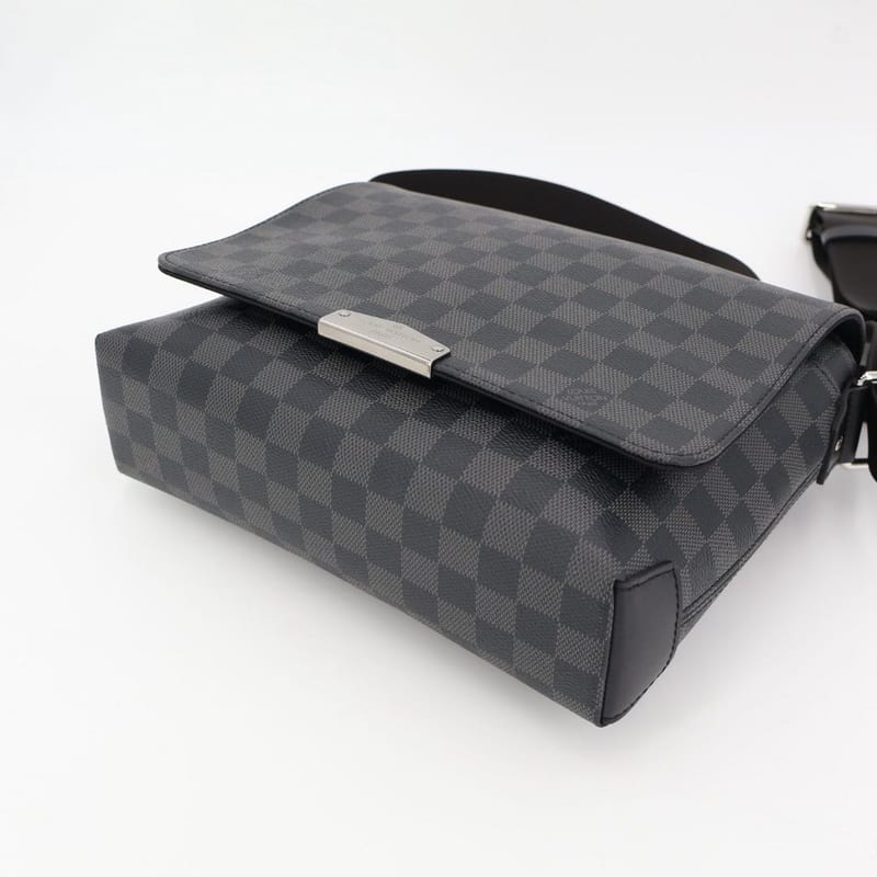 Louis Vuitton Damier Graphite Crossbody District PM NV2 Shoulder Bag — view 5
