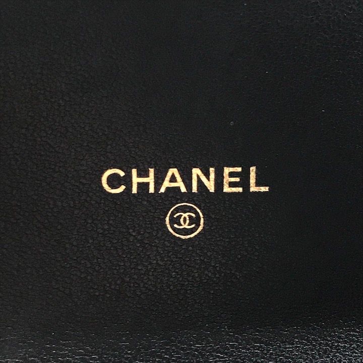 Chanel Quilted CC Logo Turnlock Wallet Black — view 9