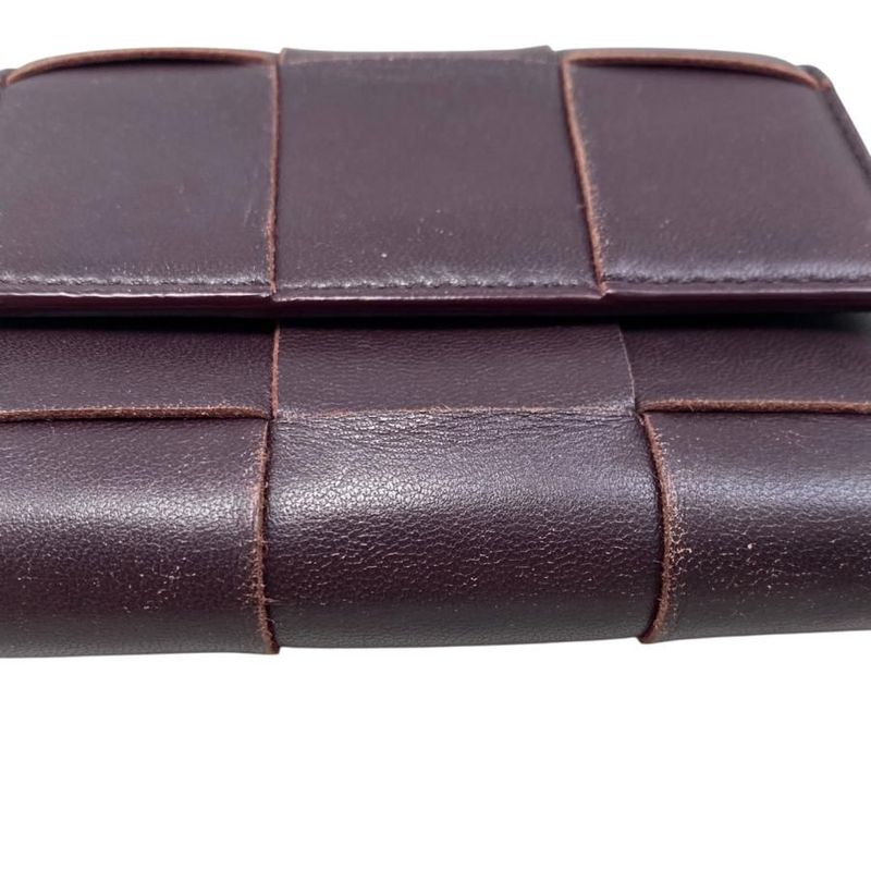 Bottega Veneta Trifold Wallet Maxi Intrecciato Leather Purple — view 5
