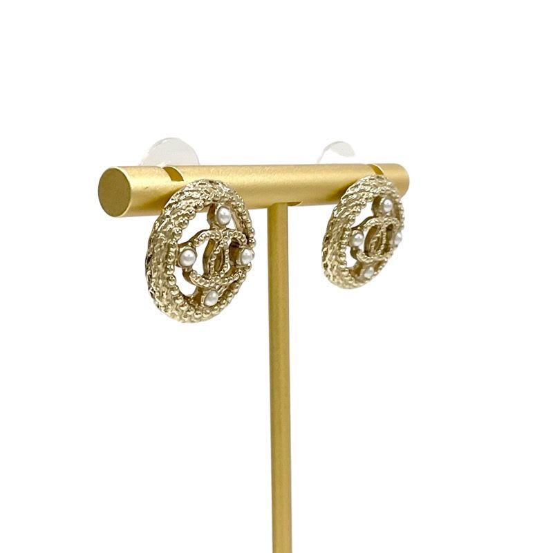 Chanel Coco Mark Pearl Round — view 9
