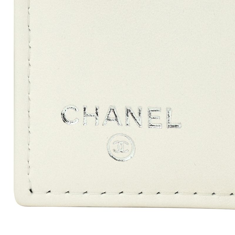 Chanel Bifold Wallet Small Flap White — view 8