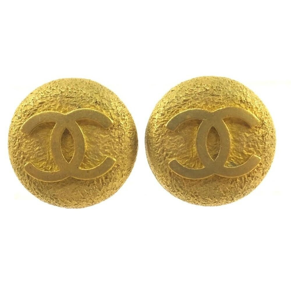 Chanel Vintage 1994 CC Gold Plate Clip-On 1" Round Medallion Logo Earrings W Box