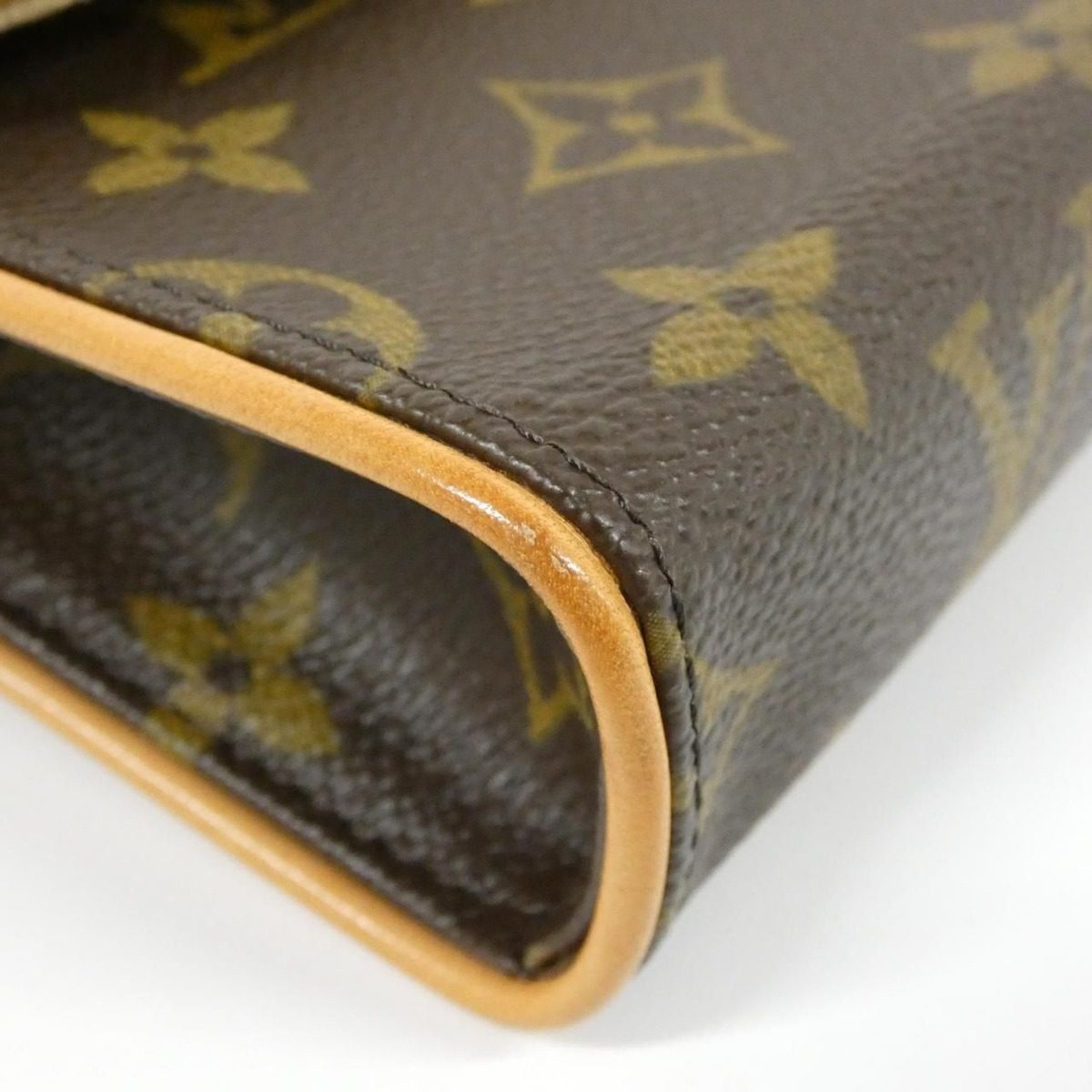 Louis Vuitton Monogram Pochette Florentine XS Waist Bag — view 3