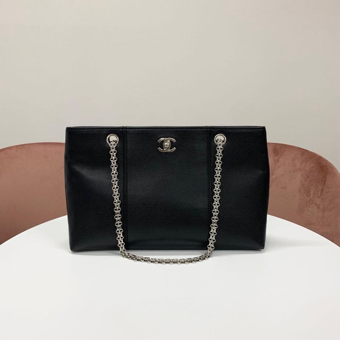 Chanel Caviar Leather CC Logo Chain Tote Black