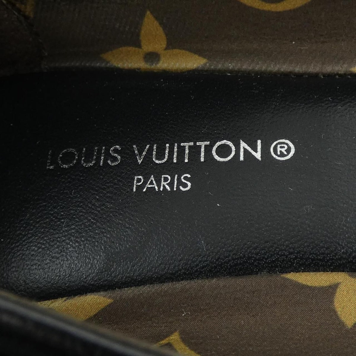 Louis Vuitton Poppy Flat Black 35 — view 6