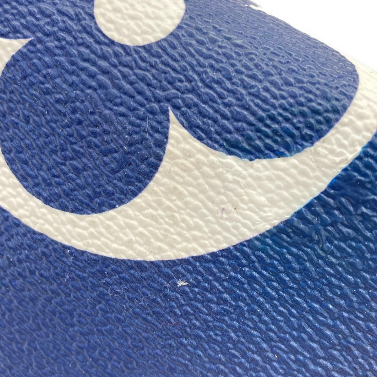 Louis Vuitton LV Escale On The Go GM Bag Bleu — view 2