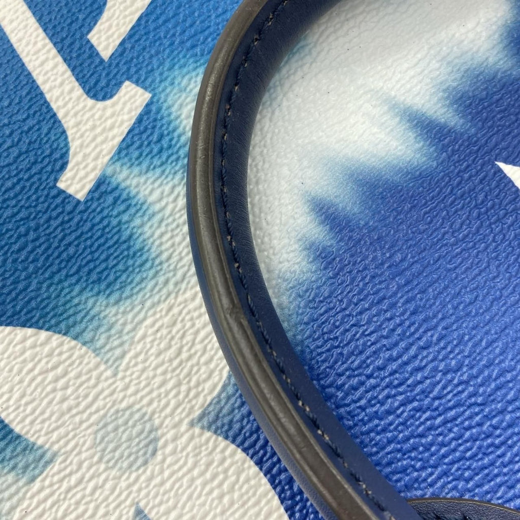Louis Vuitton LV Escale On The Go GM Bag Bleu — view 4
