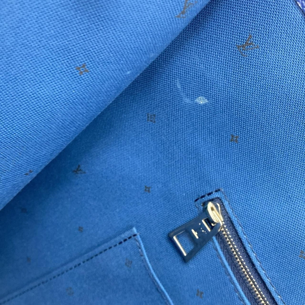 Louis Vuitton LV Escale On The Go GM Bag Bleu — view 8