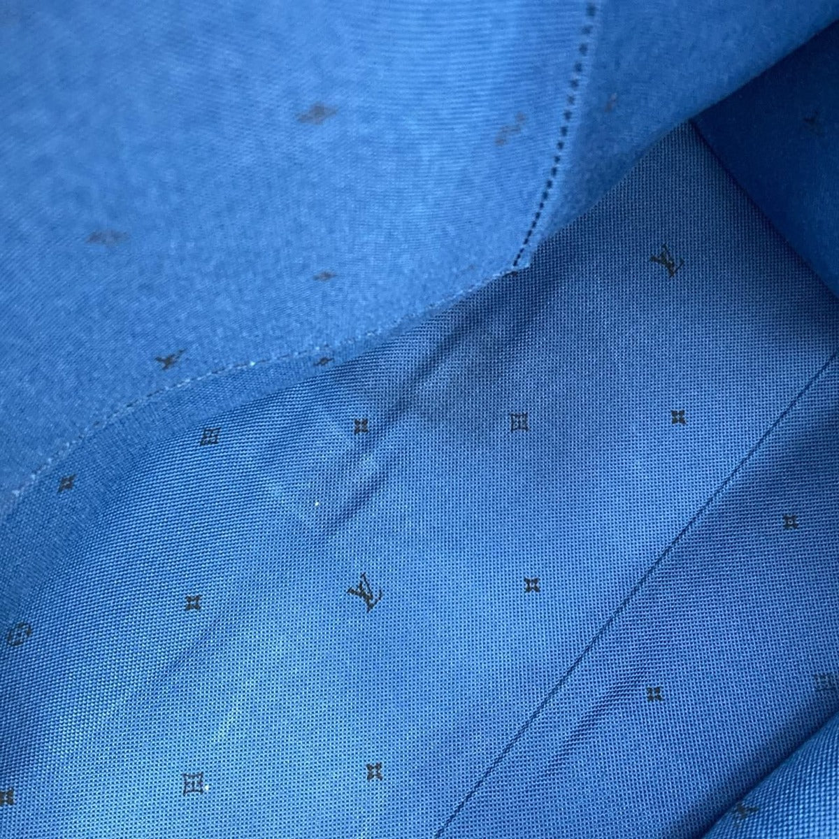 Louis Vuitton LV Escale On The Go GM Bag Bleu — view 9
