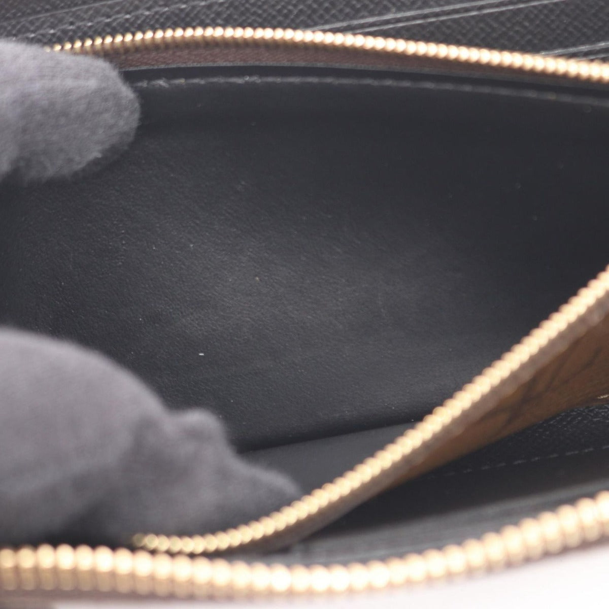 Louis Vuitton Round Wallet Portefeuille Clemence Canvas — view 5