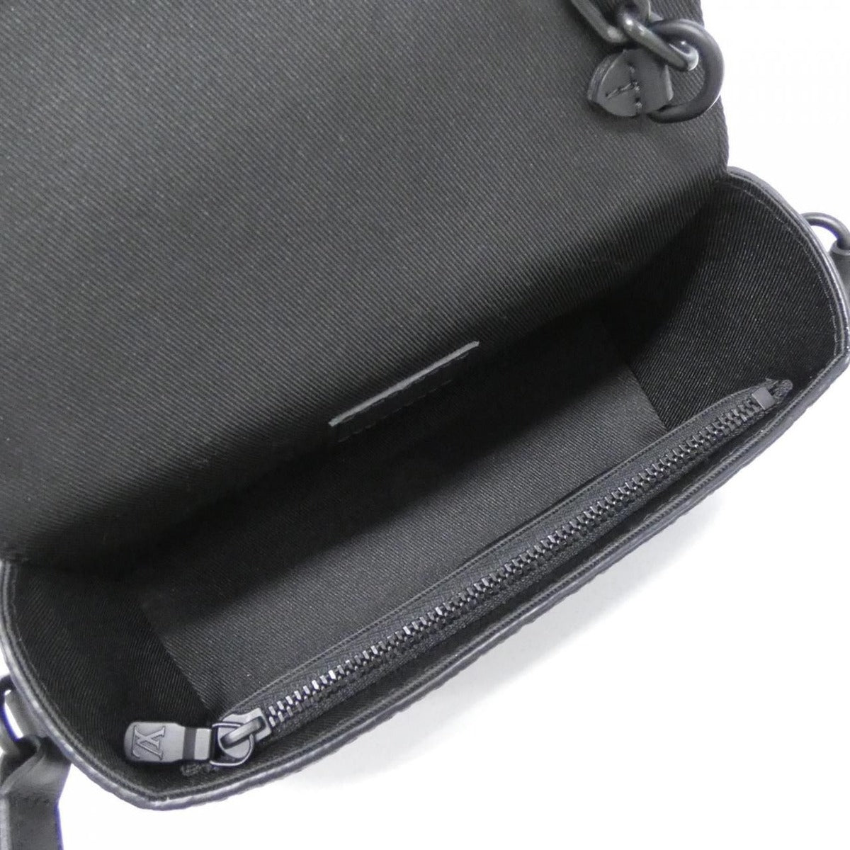 Louis Vuitton Taurillon Monogram Steamer Wearable Wallet Shoulder Bag — view 6