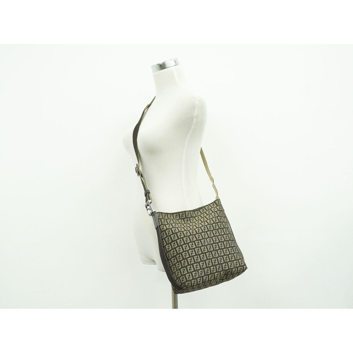 Fendi Zucchino Shoulder Bag Pochette Canvas Brown — view 6