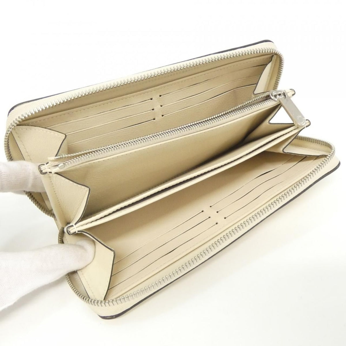 Louis Vuitton Mahina Zippy Wallet — view 6