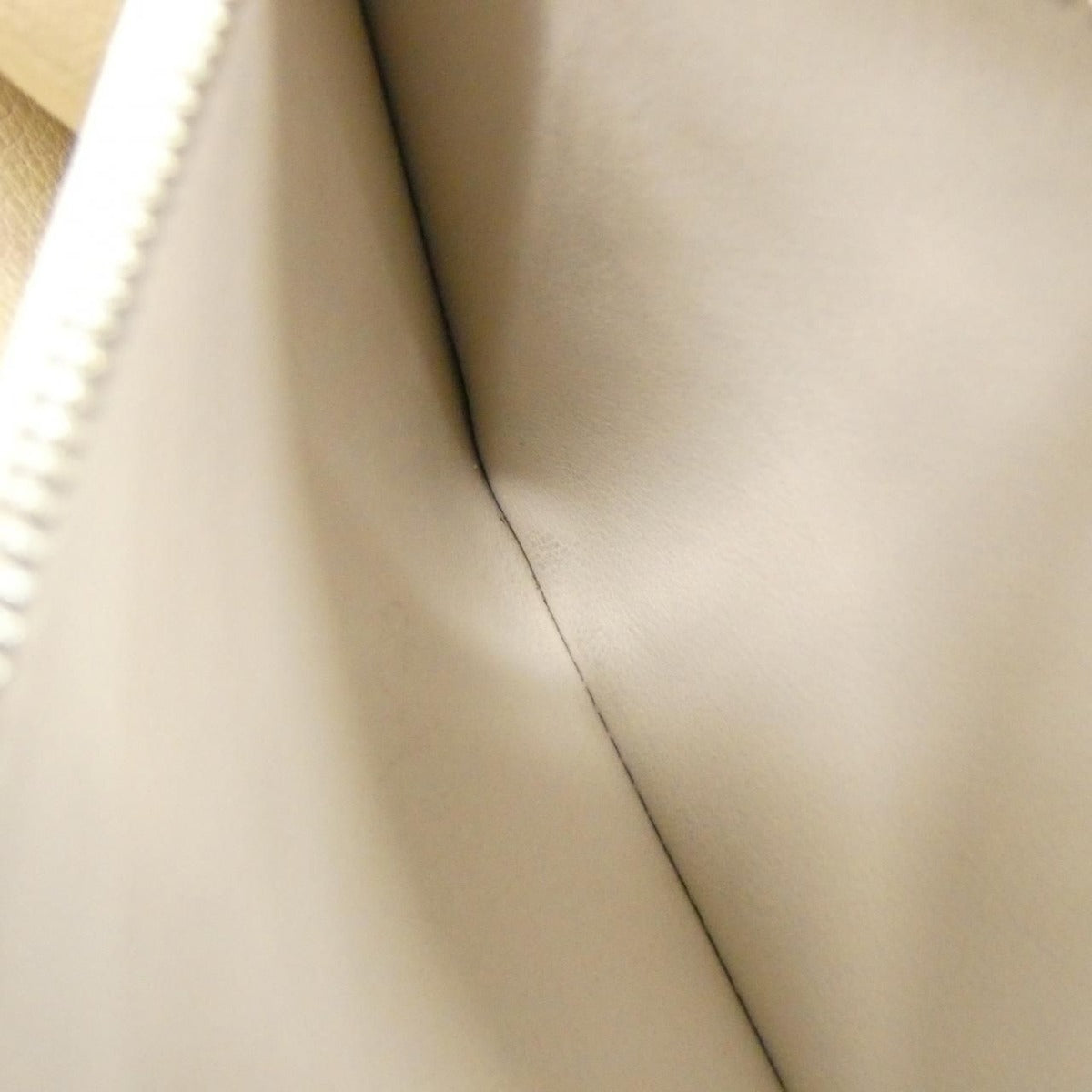 Louis Vuitton Mahina Zippy Wallet — view 7