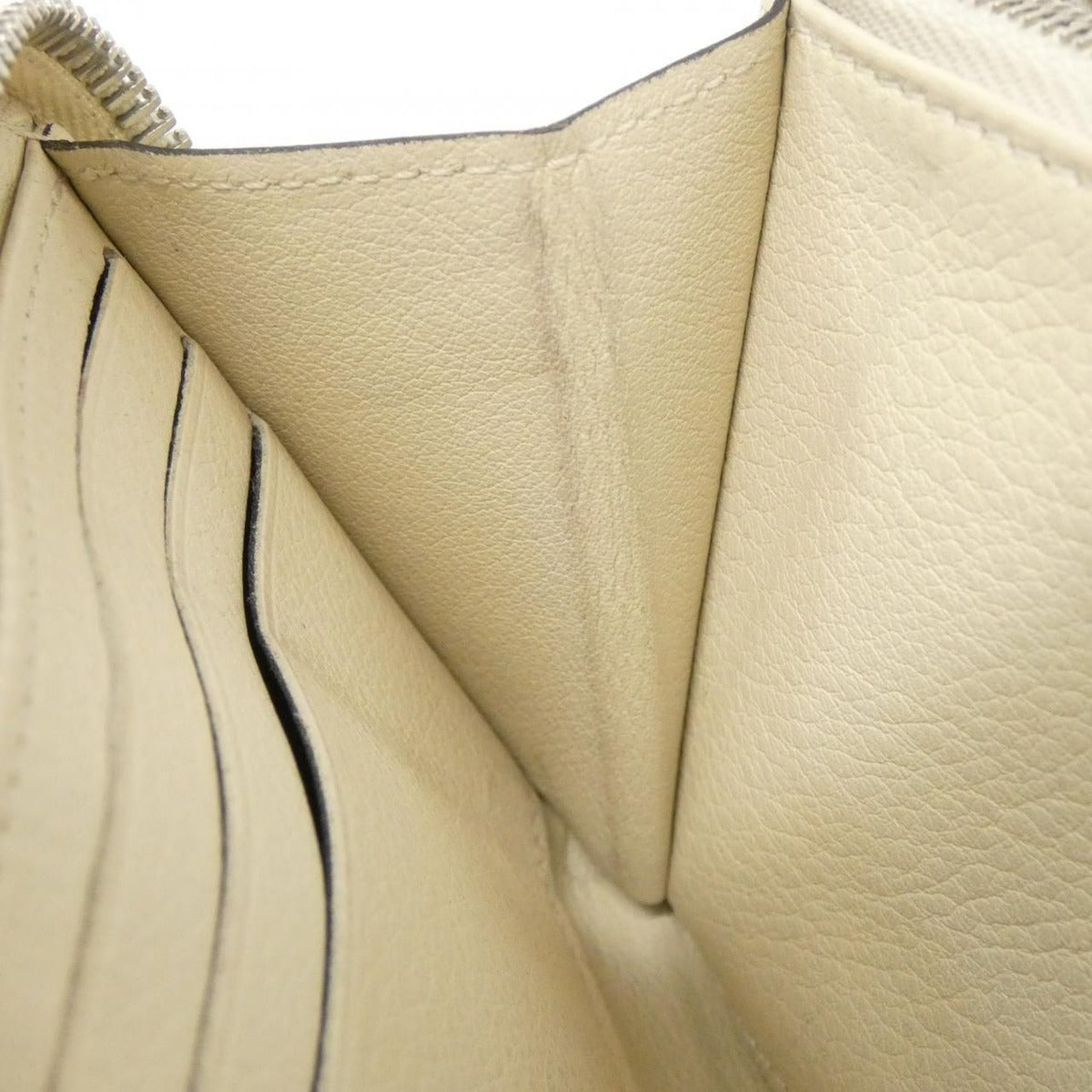 Louis Vuitton Mahina Zippy Wallet — view 8