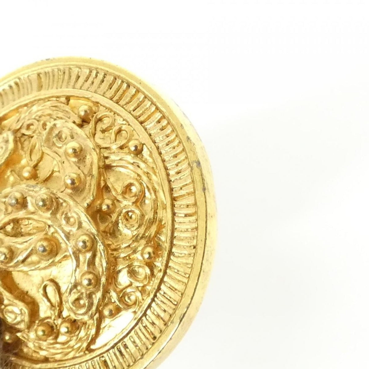 Chanel Vintage Earrings Gold — view 7