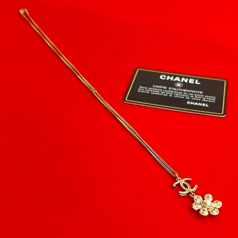 Chanel Coco Mark Flower Motif GP Faux Pearl Necklace Pendant 18BC — view 2