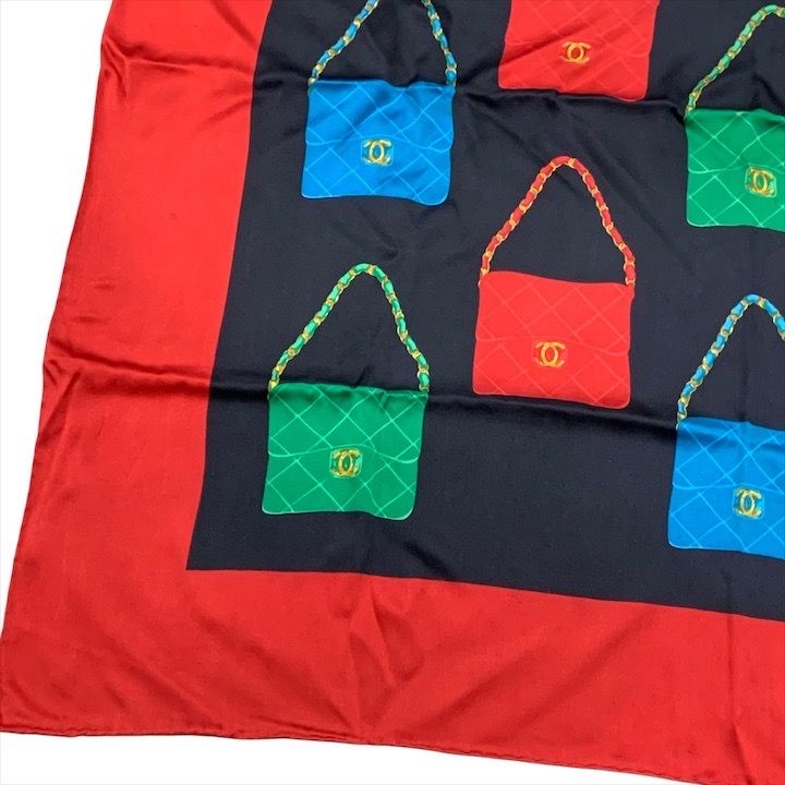 Chanel CC Logo Quilted Vintage Bag Pattern Large Scarf Silk 100% Red Black — view 5
