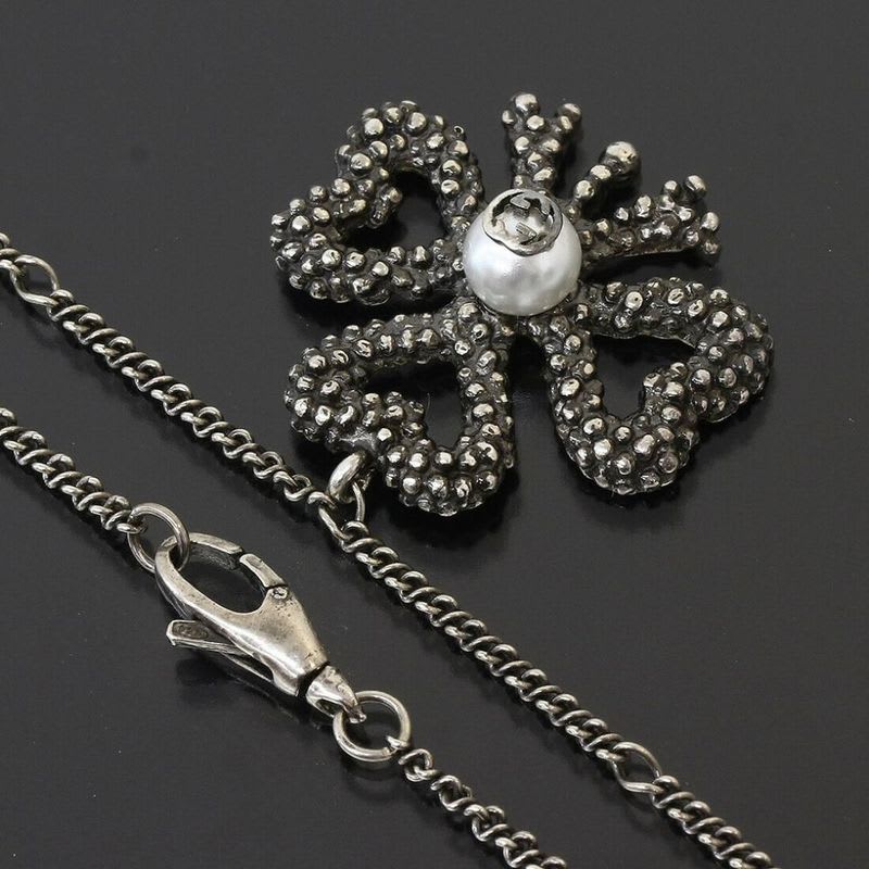 Gucci Clover Faux Pearl Design Necklace Pendant — view 3